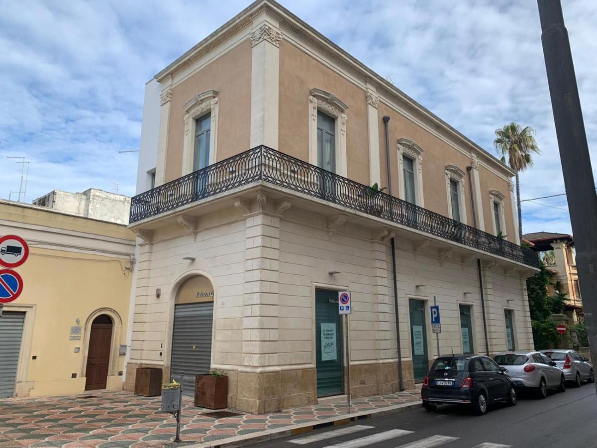 Palazzo 41 Rental Rooms San Pietro Vernotico Exterior photo