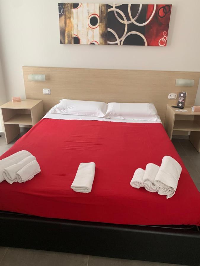 Palazzo 41 Rental Rooms San Pietro Vernotico Exterior photo